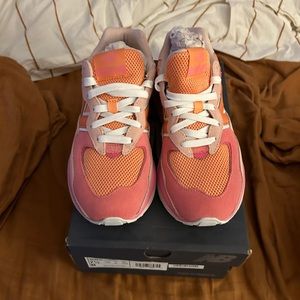 New Balance 57/40 Valentine's Day (Women's)